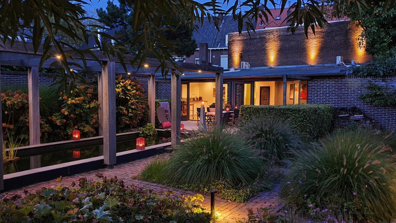 Downtown Hideaway, B&B Grand Deluxe ไอนด์โฮเวน ภายนอก รูปภาพ