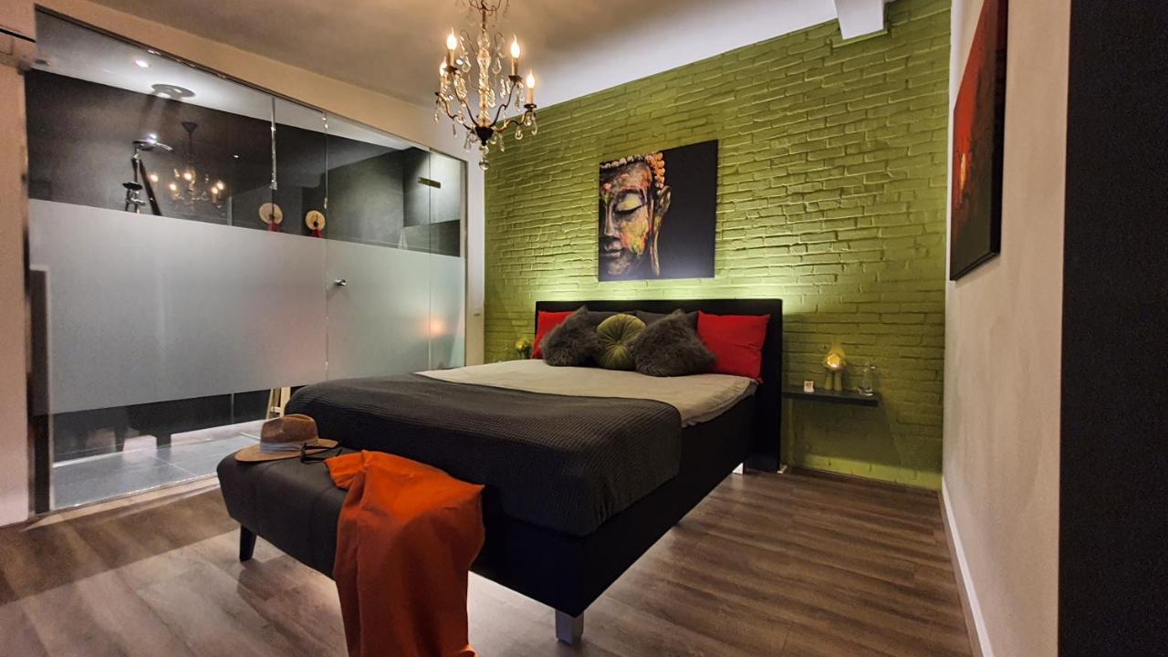 Downtown Hideaway, B&B Grand Deluxe ไอนด์โฮเวน ภายนอก รูปภาพ